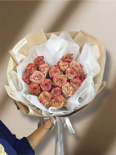 20 Stems Cappuccino Heart Bouquet